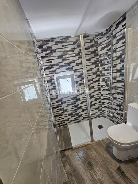 Foto fe870aa1-6e3a-4bd3-bfdf-2f2ce35b4ab4. Casa aparellada a Jayena