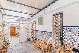 Casa pareada en Ayuntamiento. Casa en venta en alhendín