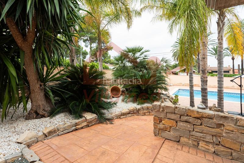 Foto fe593363-177e-4acc-895b-8575ec29672b. Xalet amb xemeneia calefacció aparcament piscina a Eliana (l´)