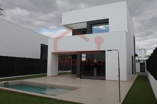 Chalet à Carrer feldespat 9