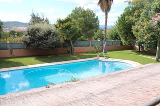 Location Chalet à Carrer paiporta 1a. Chalet independiente en la eliana