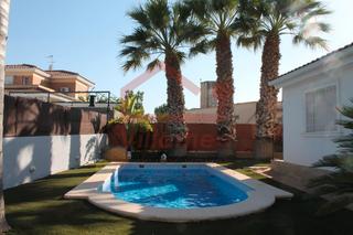 Chalet à Calle miguelete 16. Chalet independiente en la eliana