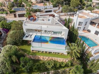 Chalet in Montañar-El Arenal. Joya arquitectónica en las alturas de jávea