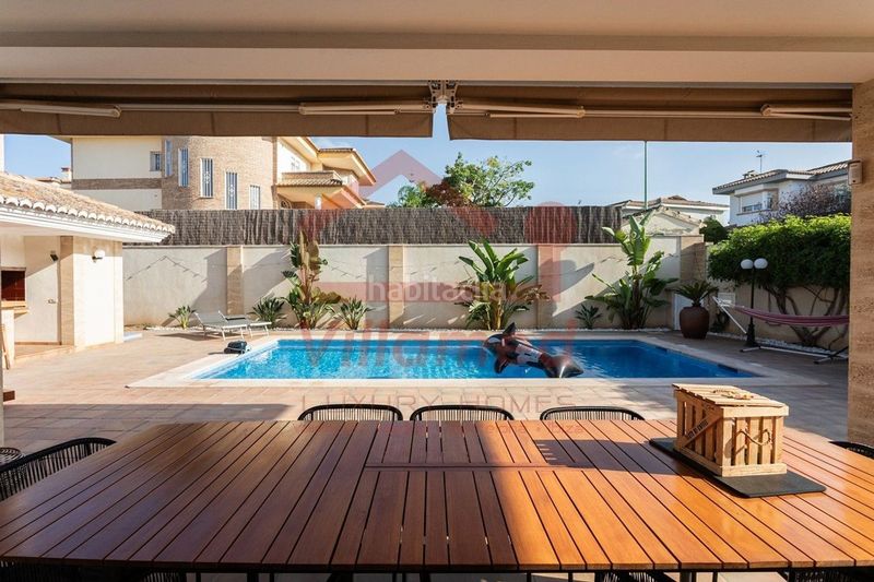 Foto ad20b8c2-d0ab-409e-b47b-58b925b0cb23. Chalet en Riba - roja de Túria