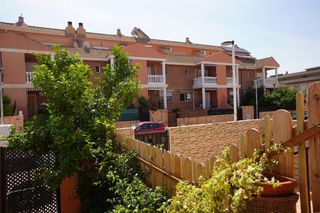 Casa adossada a San Antonio de Benagéber. Adosado reformado en san antonio de benagéber