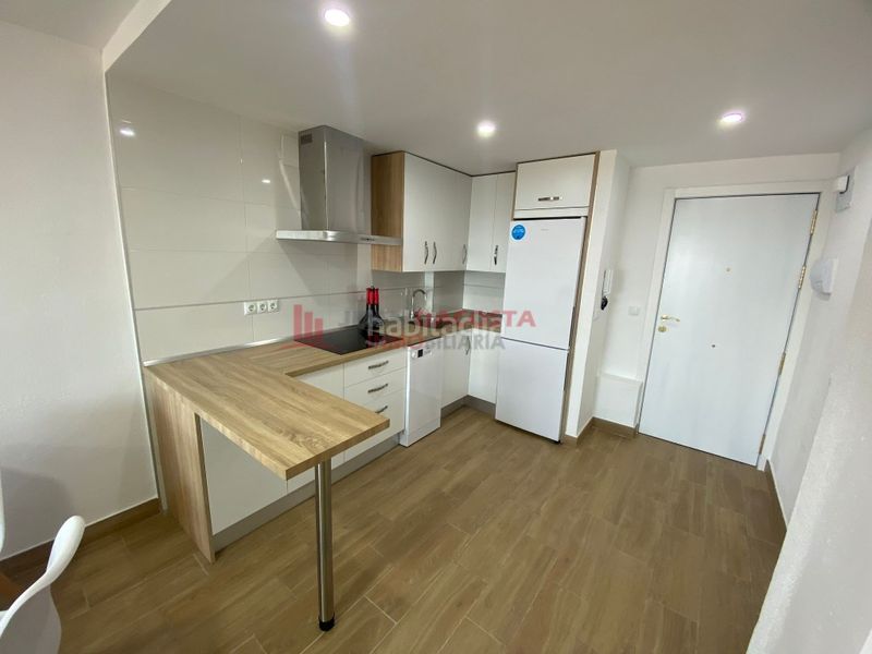 Foto 26c31a61-40f5-406d-8494-84b757e6378d. Lloguer apartament amb aparcament a La Antilla
