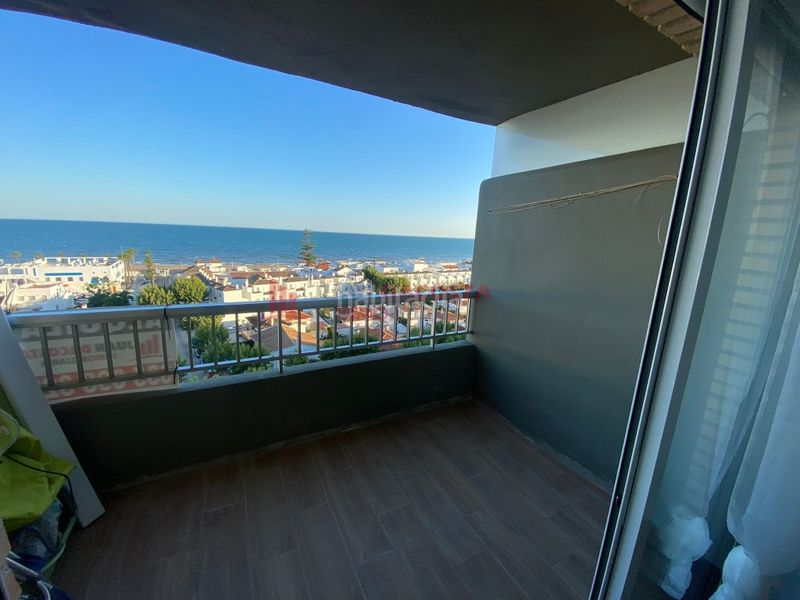Foto 4704d5c8-7363-464e-884e-5f14da74345d. Lloguer apartament amb aparcament a La Antilla