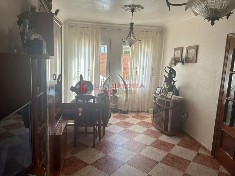 Foto b73341ab-9ad2-43cf-b8c2-b73e4957572c. Casa con parcheggio in Lepe
