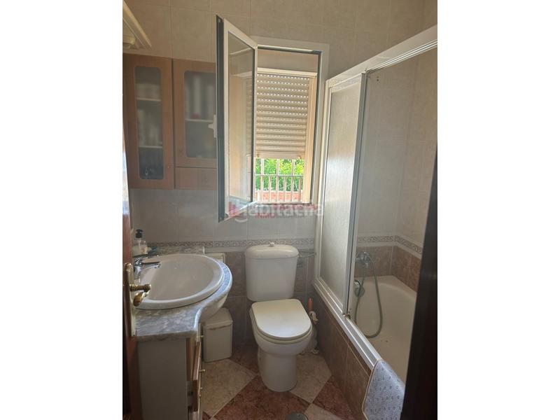 Foto c44fe507-3c87-4572-9e4b-f735ce8c1ccd. Casa con parcheggio in Lepe
