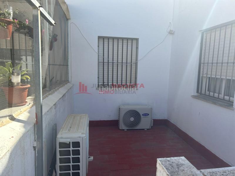 Foto c7126f5d-7788-4bc4-9d3f-47cb4294b7b7. Casa con parcheggio in Lepe