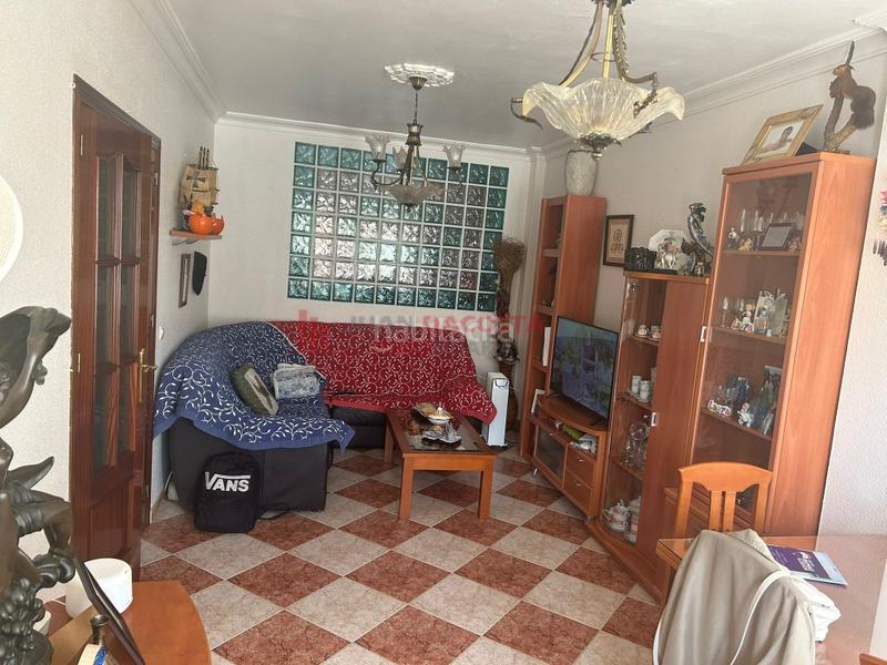 Foto dbc40320-66a0-4efe-91e9-cfe23c002a3c. Casa con parcheggio in Lepe