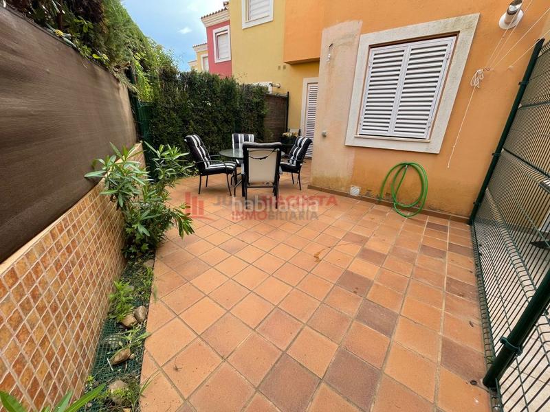 Foto 8b8f8da0-520c-49bb-9215-bd32d5ee7a1b. Rent semi detached house in Islantilla golf Islantilla