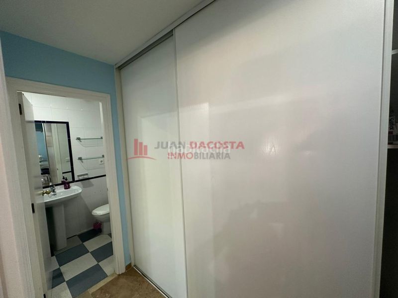 Foto e59cd44b-6747-4d1a-92c1-89d30914ae93. Alquiler apartamento 2ai216 exclusivo apartamento en urb. bellamar, en Islantilla