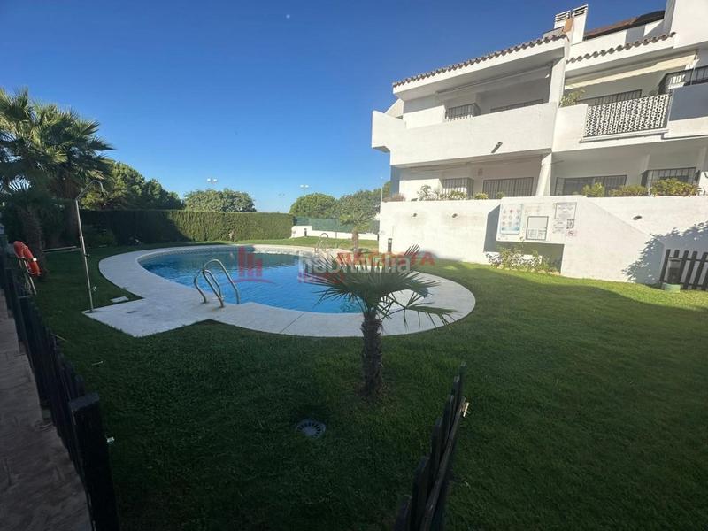 Foto 64e95565-6aba-49b6-aa18-f23297bbe324. Dachwohnung in Islantilla golf Islantilla