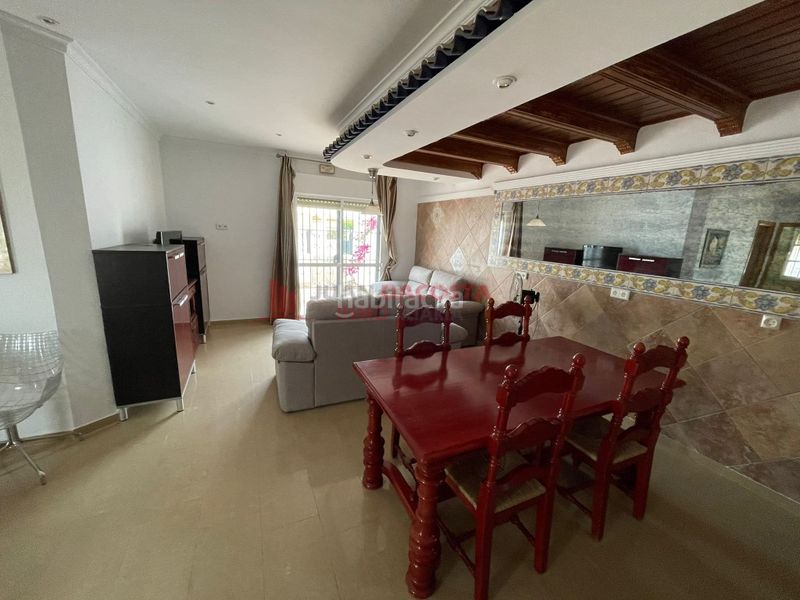 Foto 08d8f476-ea73-42e3-9f14-bbef55c25ce9. Casa adossada a La Antilla