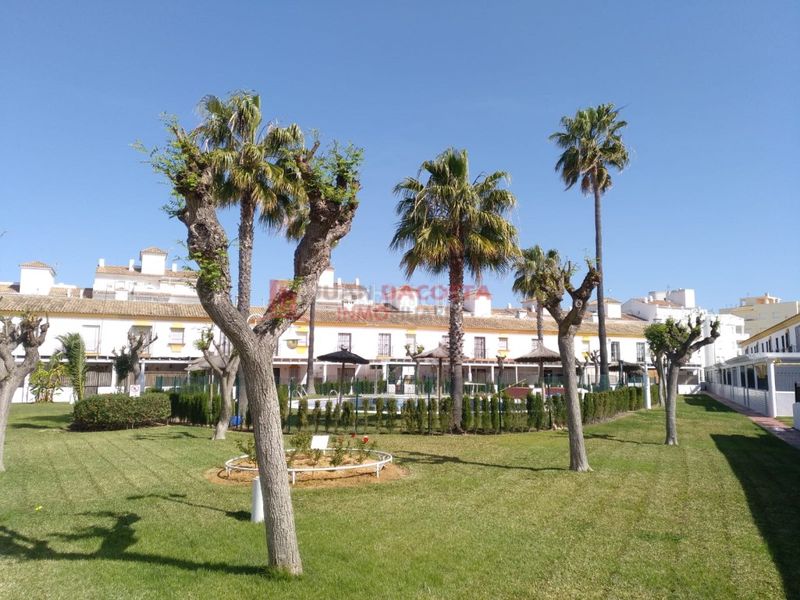 Foto ff1d79bc-e717-4627-8e81-15dab7e01335. Casa adossada a La Antilla