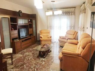 Pis a San Bartolomé - Millán de Priego. Fantástico piso situado en pleno centro de jaén con licencia de