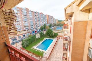 Dúplex  Calle fuente de la salud. ¡amplio dúplex en residencial con piscina en fuentezuelas!