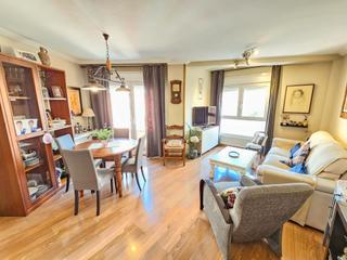 Etagenwohnung  Calle miguel castillejo. ¡bonito residencial con piscina y garaje en primera fase de bule