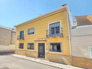 Casa adossada  Calle josé saramago. ¡bonita casa con garaje a un paso del gran eje y de la iglesia d