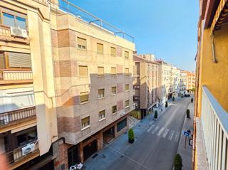 Pis  Calle doctor eduardo arroyo. Piso exterior junto a correos, con terraza, lavadero y excelente