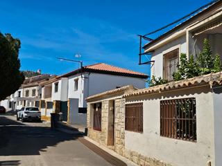 Reihenhaus  Calle san juan de la cruz. Bonita casa en zona corte inglés, con gran patio exterior, terra