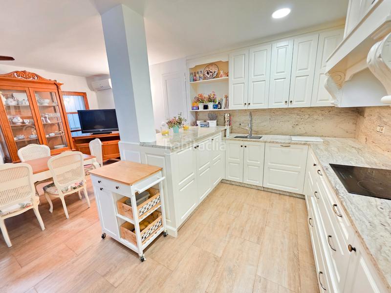 Foto 52dd6b37-f182-47a2-9c1a-335d750a2445. Semi detached house with fireplace heating parking pool in Jaén