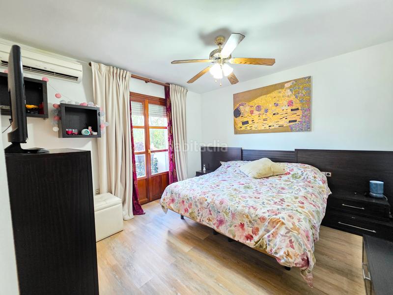 Foto d5fbd4ee-e7f5-489f-9161-a947b378fb12. Semi detached house with fireplace heating parking pool in Jaén