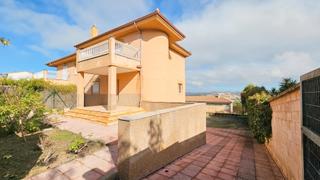 Chalet  Camino de la mesta. Bonita casa en ciudad jardín con amplia zona exterior, garaje ce