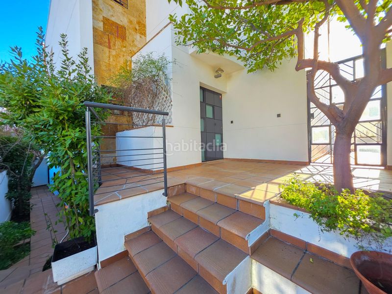 Foto 6170f71c-60e1-46b8-8273-83ae6928f8e1. Casa adossada amb xemeneia calefacció aparcament piscina a Jaén