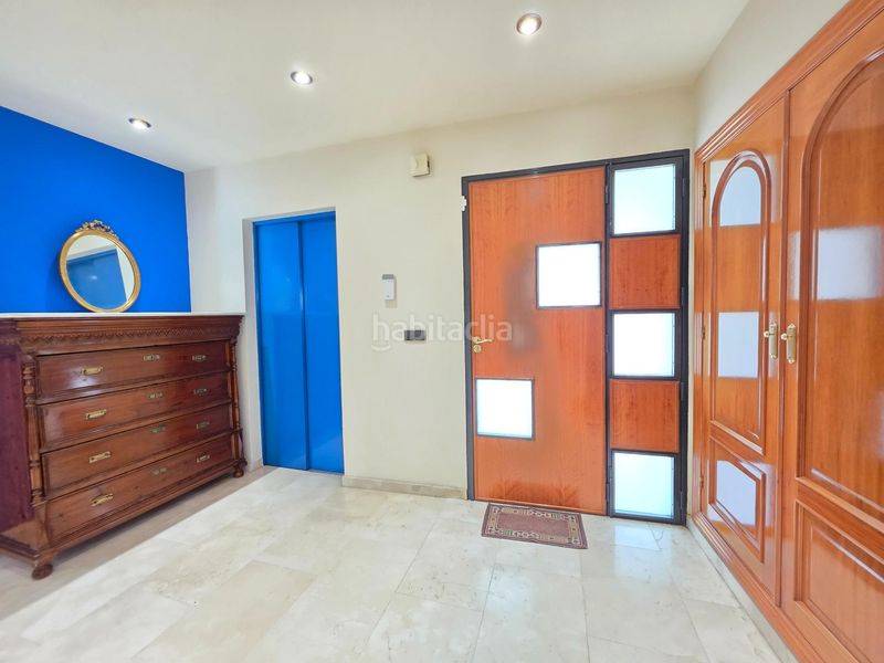 Foto c3ddf38d-46b9-416f-b842-9ae87488a7e5. Casa adossada amb xemeneia calefacció aparcament piscina a Jaén