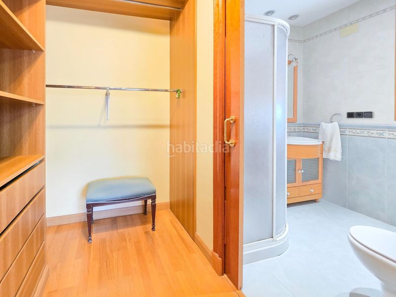 Foto d591e23b-f14c-456c-a78a-4916c0f6a155. Casa adossada amb xemeneia calefacció aparcament piscina a Jaén