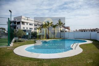 Piso  De la manzanilla. Gran piso con terraza en urbanización privada...