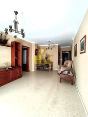 Planta baixa a Centro-Calzada-Cabo Noval. Piso bajo con 3 dormtorios y garaje...