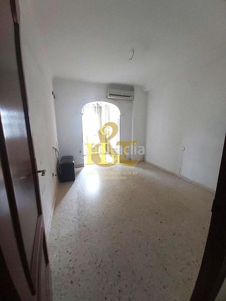Foto 1c95a9c2-b340-40e7-9e72-8e0b6d533f10. Pis amb aparcament a Centro-Calzada-Cabo Noval Sanlúcar de Barrameda