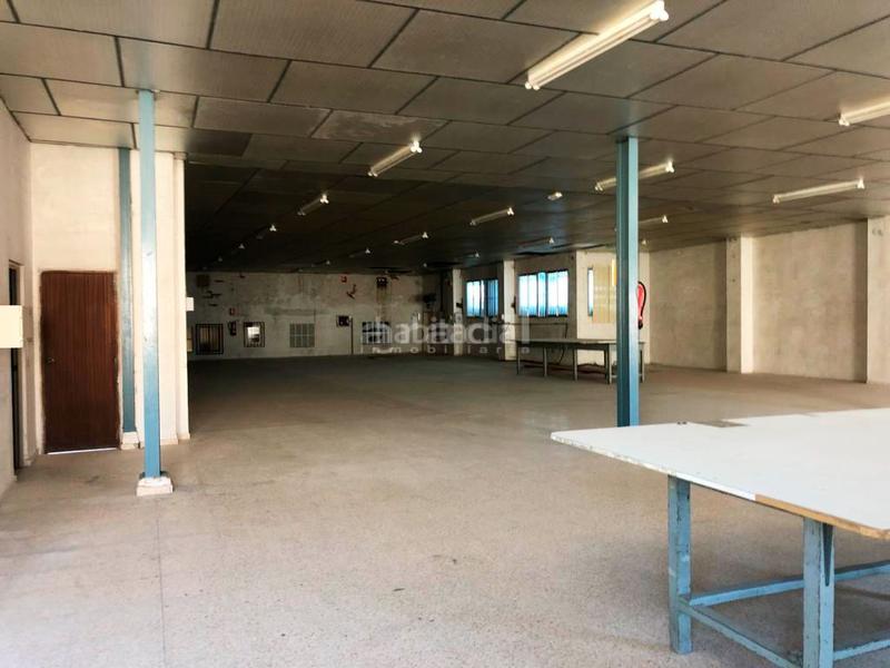 Foto 1e4f4eee-f43e-4bcb-8246-a2eae9aa07e8. Bâtiment à usage industriel dans Centre-Zona Alta Alcoi