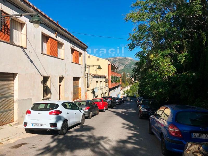 Foto fddf2fe3-a77a-48ef-a4aa-941d0e5d0c2d. Bâtiment à usage industriel dans Centre-Zona Alta Alcoi
