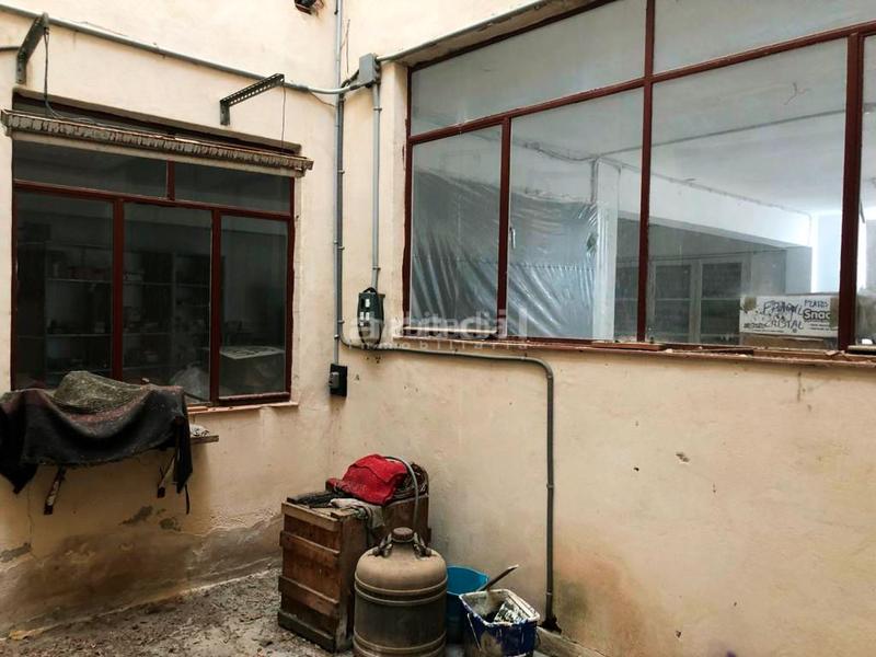 Foto 454aba95-3a34-4ca3-b3ac-4a8a820d7244. Industrial building in Centre-Zona Alta Alcoi