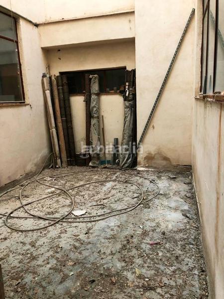 Foto 9d2eb31f-6f4d-474d-9607-0f555be21183. Industrial building in Centre-Zona Alta Alcoi