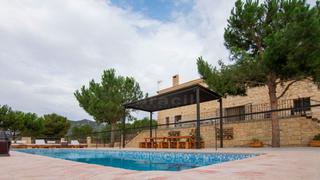 Masia a Biar. Se vende casa rural en la comunidad valenciana.