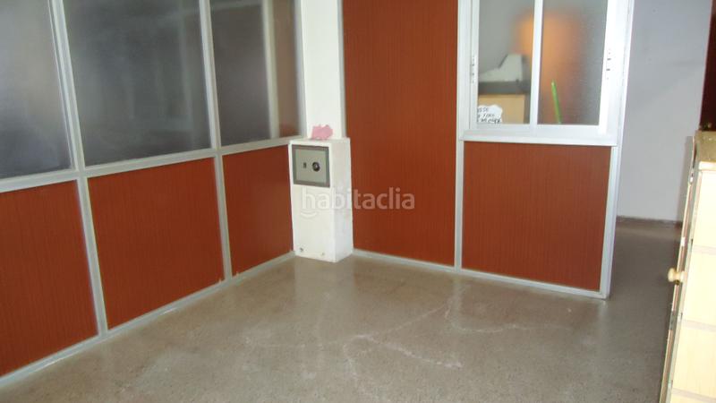 Foto 7b9d096d-b339-45ec-8aee-35c180aa4d6d. Alquiler local comercial local con bastante amplitud en Alcoi