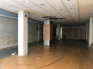 Lloguer Local Comercial  Carrer santa rosa. En venta local comercial en zona muy transitada