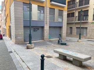Location Local commercial  Carrer sant josep. Local en venta localizada en el centro de la ciudad