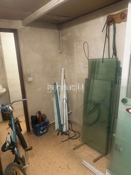 Foto 4267bca7-e8b8-42a1-918c-ebab7e05a094. Lloguer local comercial a Zona Nord Alcoi