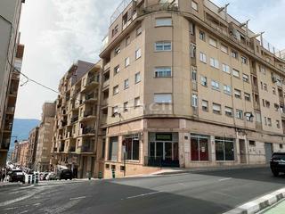 Rent Business premise  Carrer sant tomàs. Local amplio y con mucha iluminación en zona norte