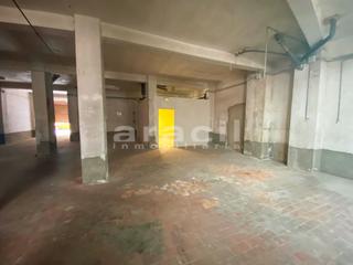 Local commercial  Carrer reconquesta. A la venta local con 2 entradas en alcoy