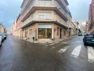 Local commercial à Eixample. Local a pie de calle en venta en ensanche alcoy.