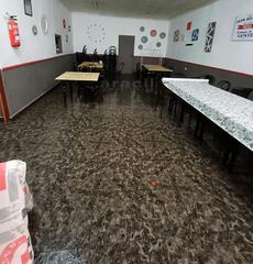 Local Comercial a Santa Rosa. Bar restaurante en pleno funcionamiento en venta en alcoy.