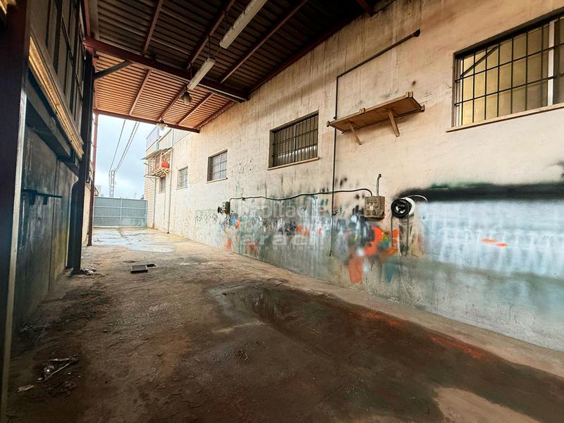 Foto 0b454b23-922f-4fd8-a99c-621b3e94fa1b. Nau industrial a carrer filà verds 25 a Centre-Zona Alta Alcoi