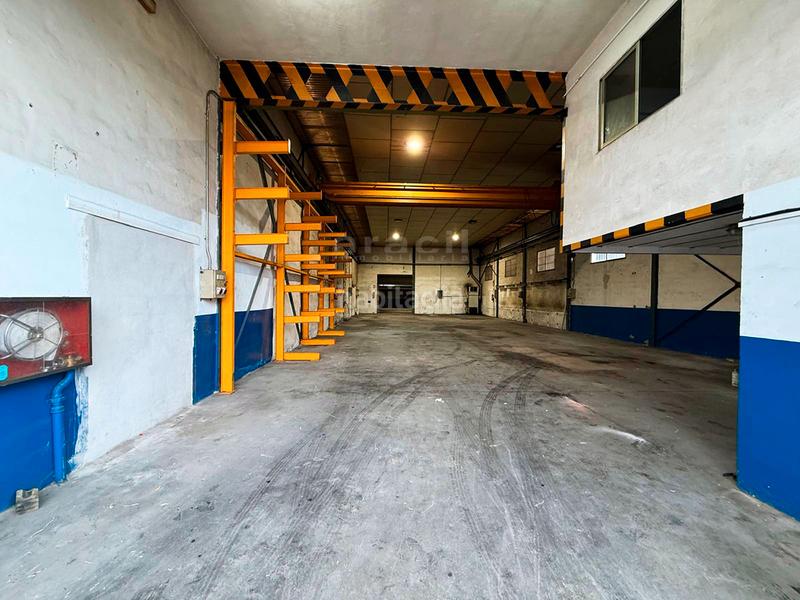 Foto 8d687ab8-4b90-43fe-891e-19a24cbf9fd5. Nau industrial a carrer filà verds 25 a Centre-Zona Alta Alcoi